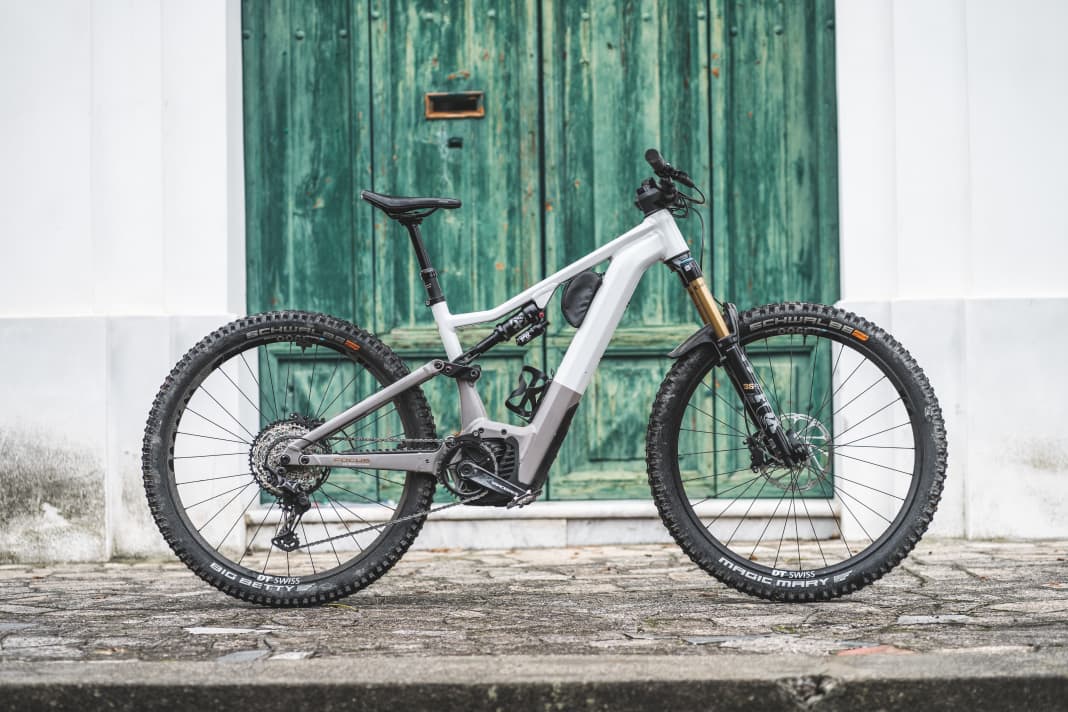 The new Bosch e-bike: Focus Jam² 6.9 // Bosch Performance Line CX Smart (750 Wh) // 7399 euros // 26.25 kg // 29 inches // 160/150 mm
