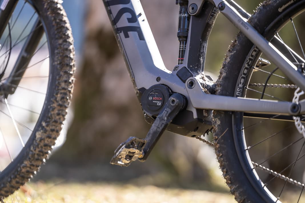 Im Rose Root Miller+ steckt Boschs kraftvoller Performance CX. Allerdings nicht die neueste Generation mit Smart System. In Sachen Power und Modulation steht diese Version dem aktuellen Motor nicht nach.