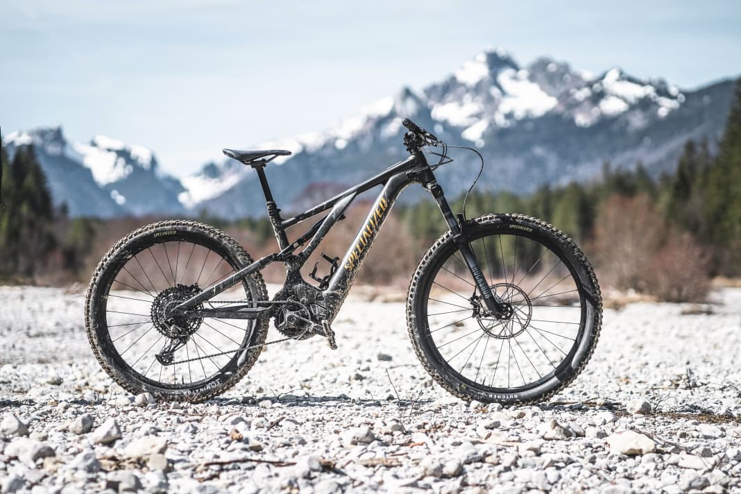 Specialized Turbo Levo Alloy: 5000 euros // Specialized/Brose (90 Nm) // 700 Wh // 24.6 kg // 160/150 mm // 29/27.5 inches.