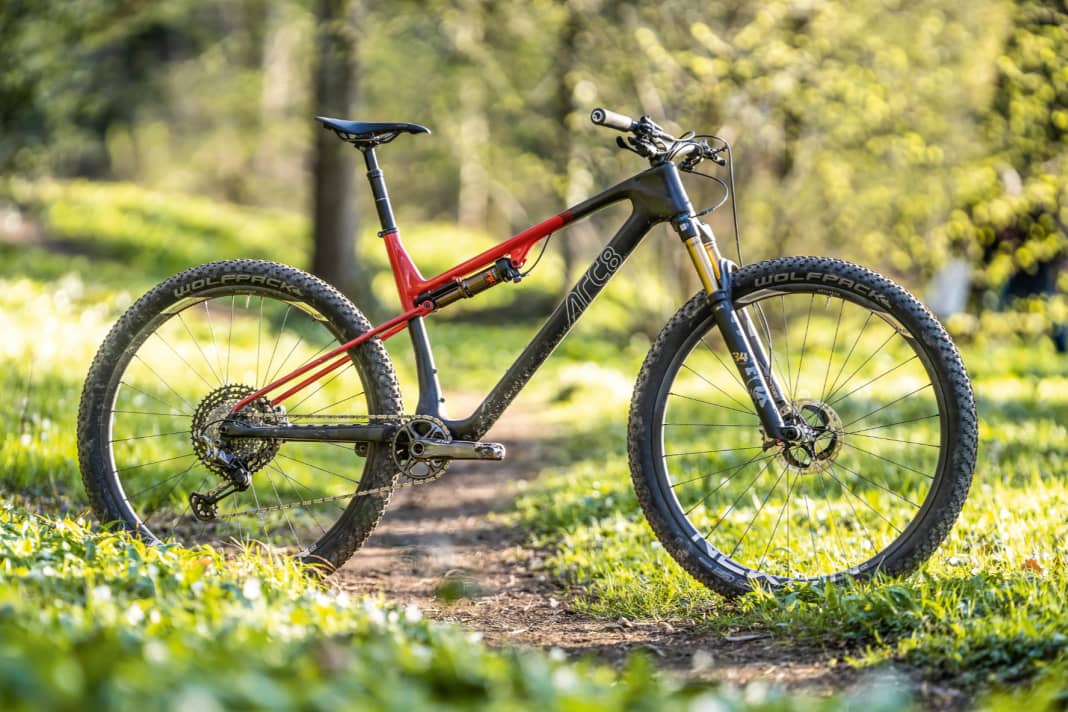 Race bike test 2023: Test winner - lightweight Arc8 Evolve FS | BIKE