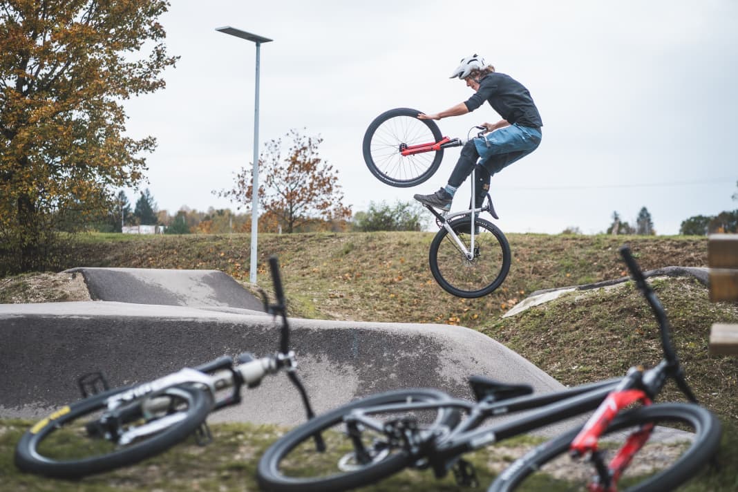Bike for pump track discount