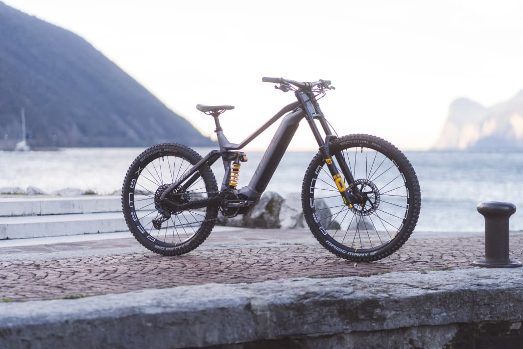 Haibike Nduro 8 Freeride // Yamaha PW-X3 // 720 Wh // 180 mm // 29/27,5 Zoll // 27,1 kg // 7999 Euro