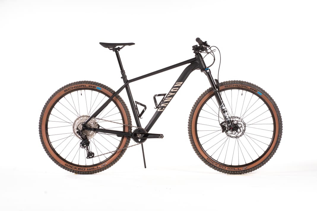 Canyon Grand Canyon 8 // 13,57 kg // 120 Millimeter Federweg // 29-Zoll // 1449 Euro // Aluminium