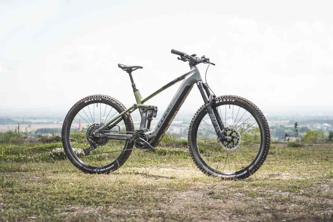 Cube Stereo Hybrid 140 TM // Bosch Perf. CX // 750 Wh // 150/140 mm // 29 Zoll // 24,7 kg