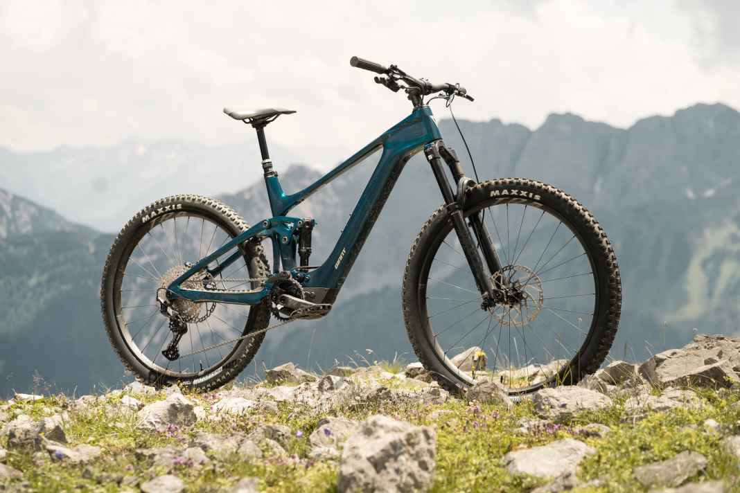 The Trance Elite is Giant's interpretation of the light-footed trail eMTB: with compact geo and full motor power.