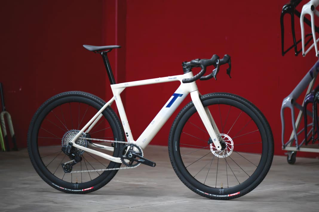 Mit dem Exploro war 3T Vorreiter der Aero-Gravel-Kategorie. Mit der Edition Primo² WPNT feiern die Italiener nun ihr Jubiläum.