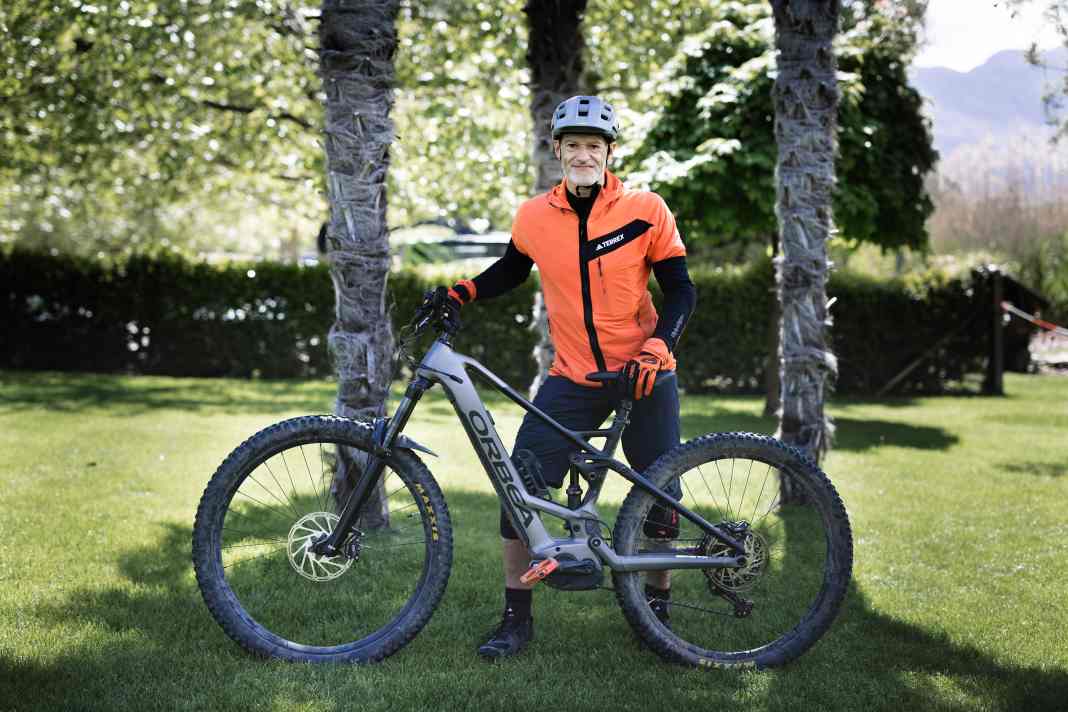 Ralf Schneider, fitness trainer: "The gear jumps were a bit big for me, and the shifting feel is different to a derailleur system. Sometimes the new gear wasn't there straight away because of the double shift. You have to get used to that. However, the low centre of gravity and the lower susceptibility to failure without a rear derailleur are clear plus points. I also liked the shifting when stationary and the shift assist better than with my Bosch motor."