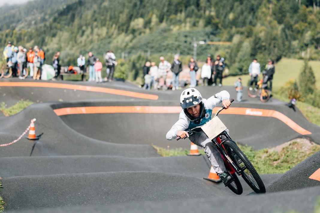 Für die Scott Junior Trophy im Punptrack ließ sich am finalen Tag des BIKE Festivals Saalfelden Leogang auch mal die Sonne blicken.