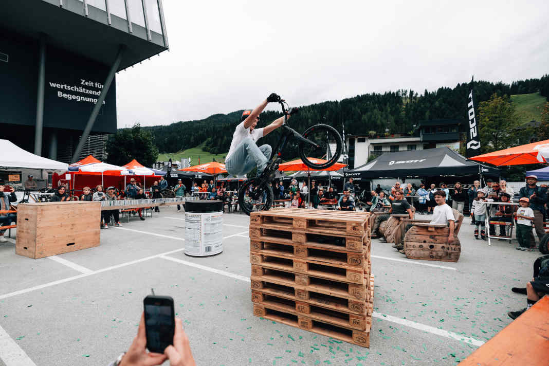 Hoch damit: Hannes Klausner in Action.