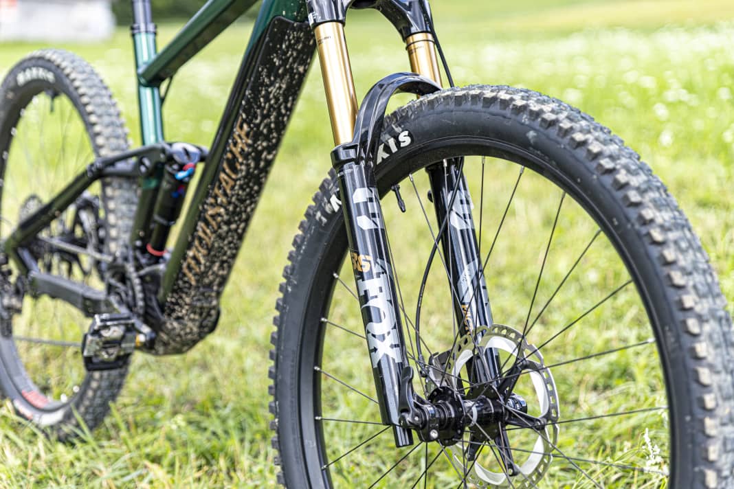 Fox 36 Factory with Grip2 damping - that's as good as it gets in this category.