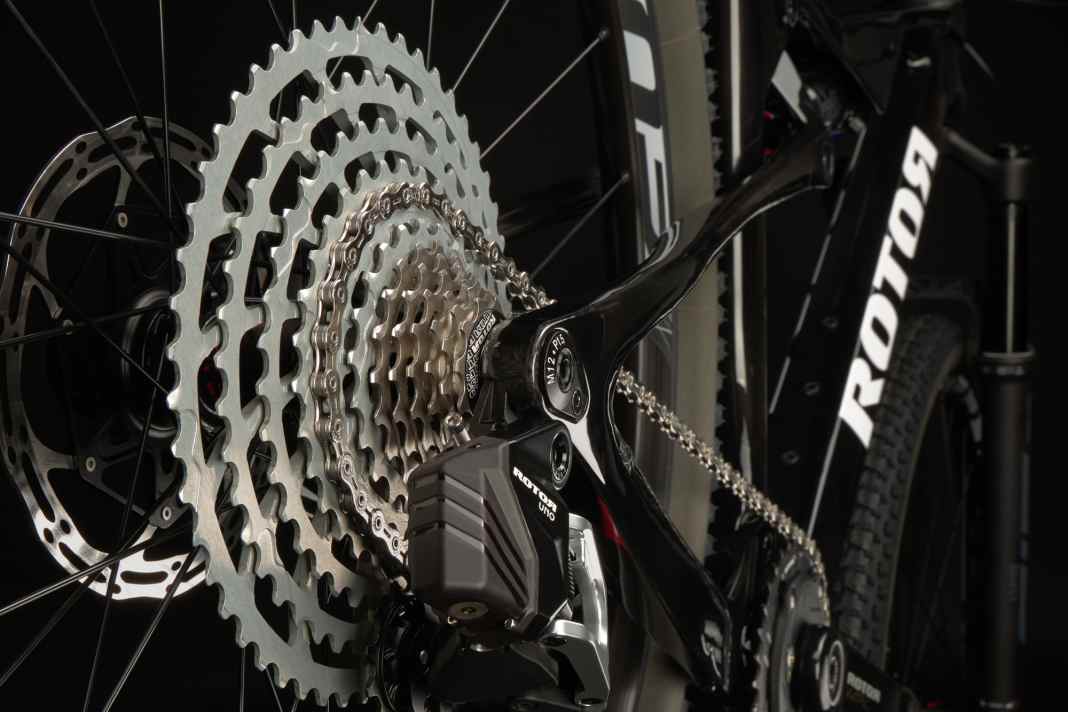 After Rotor surprised us with its first 13-speed drivetrain in 2018, the Spaniards are now launching an attack on the major component manufacturers with a wireless drivetrain