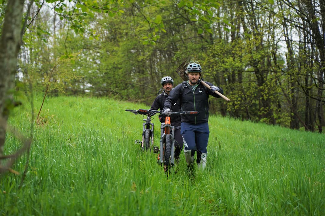 The BR mountaineering magazine is also dedicated to the topic of mountain biking and currently: legal trails