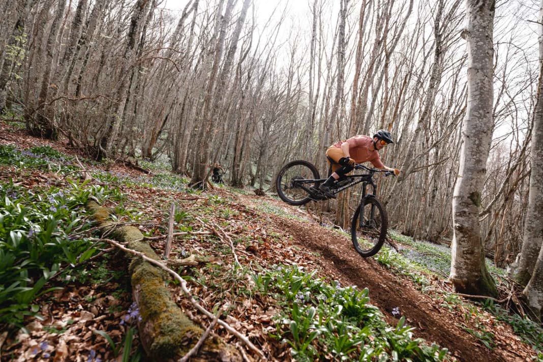 The outdoor clothing manufacturer Picture is presenting a new MTB collection for the new season.