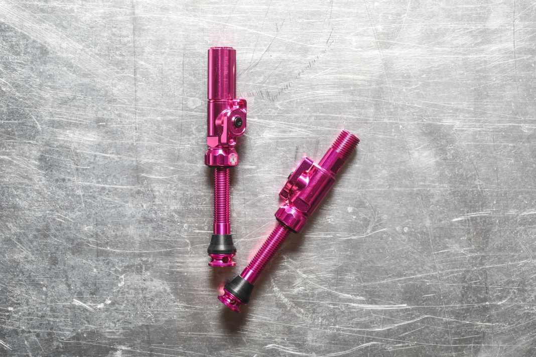 With the Big Bore Hybrid Tubeless Valves, Muc-Off delivers a completely new type of valve - without a core, but with maximum air flow.