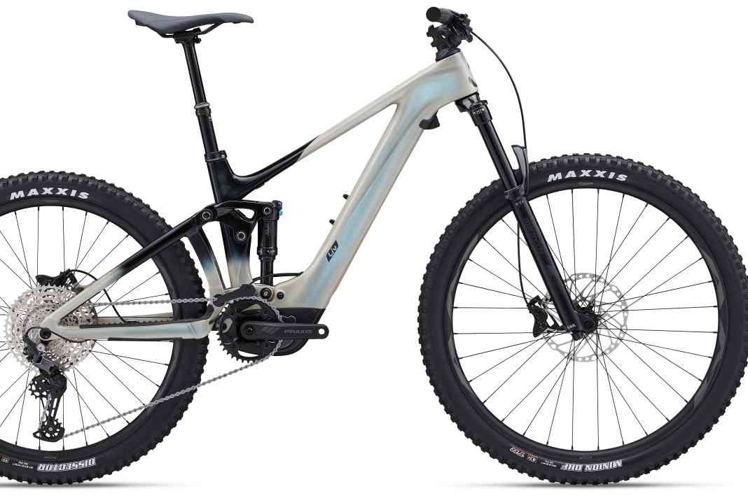 The entry-level model Intrigue X Elite 3 comes with an aluminium rear triangle and without the magnesium motor, but also costs just € 5499.