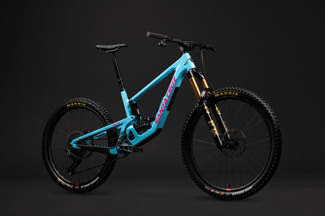 Beim neuen Nomad 7 setzt Santa Cruz weiterhin auf das MX-Laufradkonzept mit 29 Zoll vorne und 27,5 Zoll hinten.