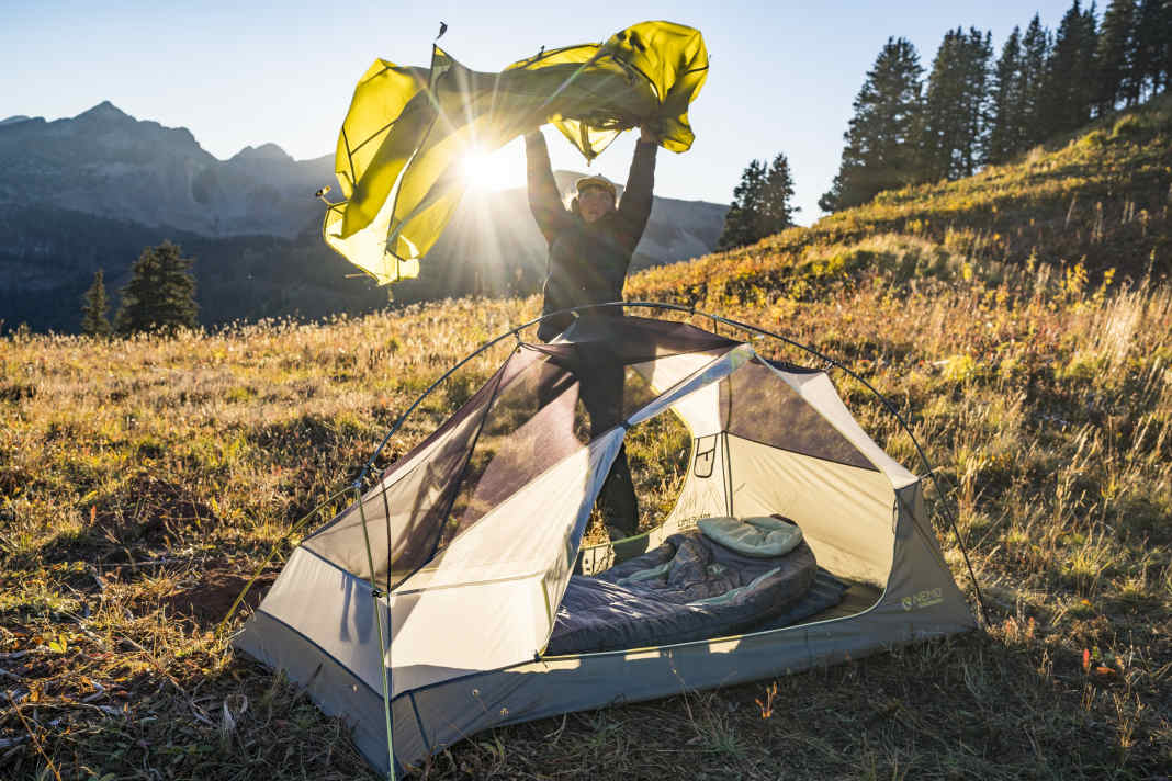 Wer auf großes Abenteuer geht will nicht schwer schleppen. Deshalb fällt das neue Bikepacking-Equipment von Nemo besonders leicht aus.