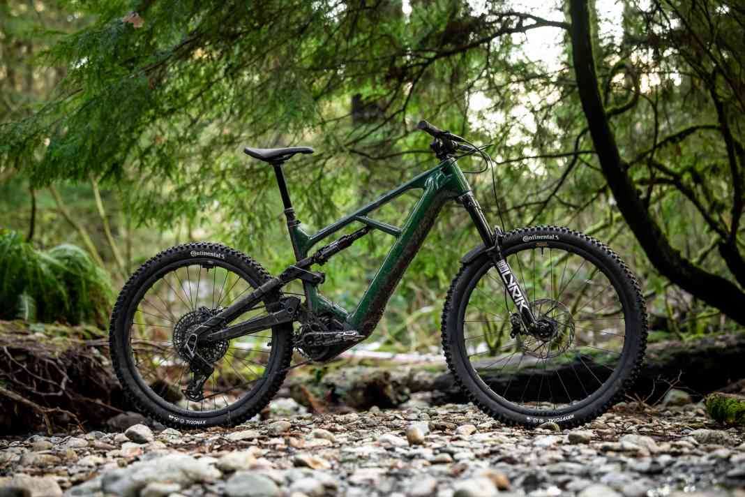 The All Mountain Sight VLT C1 comes with 160/150 millimetres of travel and is said to cost an exorbitant 13,999 dollars. It will probably not be available in shops in Germany.
