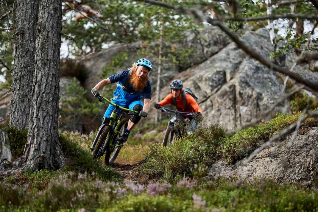 Mountain biking in Norway? The manufacturer Norrøna offers a trip to the trails in the wilderness.