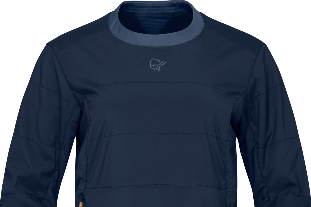 The Norrøna tamok Alpha Crewneck Midlayer is also available for women. Here in Indigo Night...