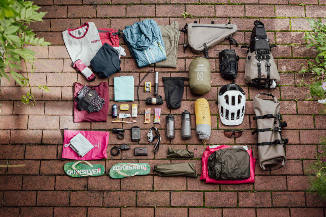 The packing list for an overnighter is surprisingly long. But I actually used everything I had with me - apart from cable ties, an air pump and a spare inner tube