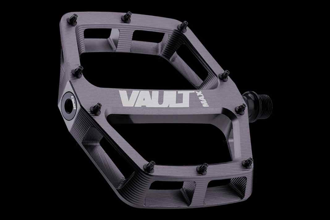 Mit einer Länge von 112 Millimetern und einer Breite von 111 Millimetern fällt die Plattform des Vault Max rund 11 Prozent größer aus als beim normalen Vault..