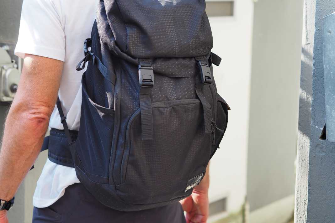 Rear view of the expensive Evoc Mission Pro 28 model.