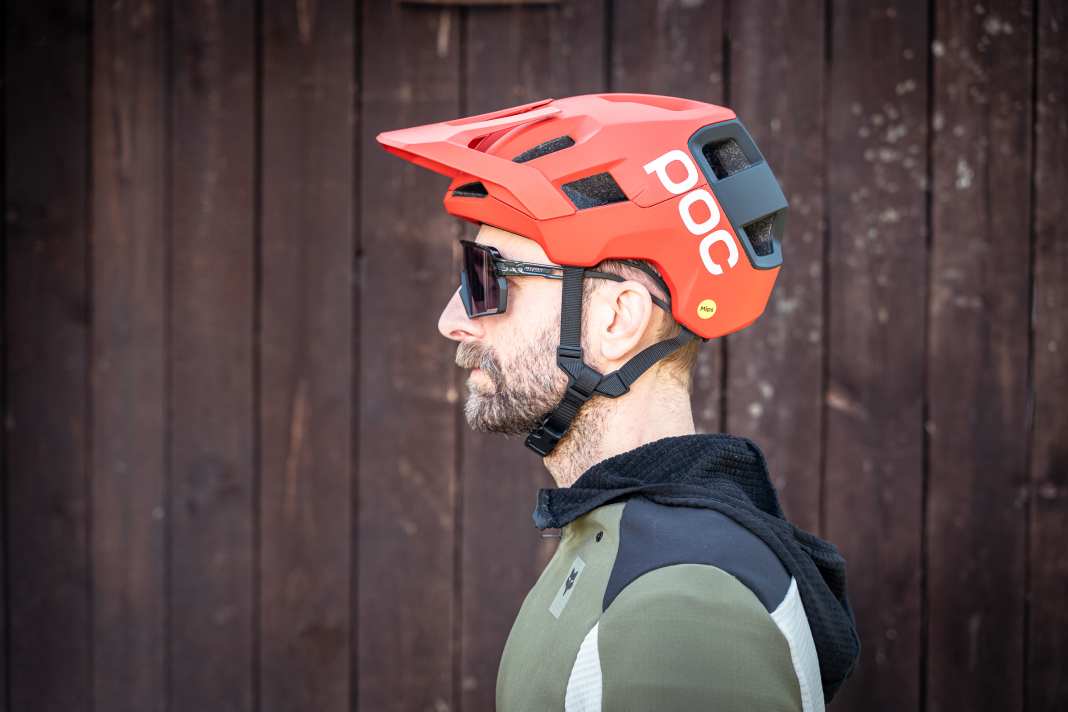 Safety first: With the Kortal Race, Poc relies on a deep-drawn helmet shell and extensive safety features