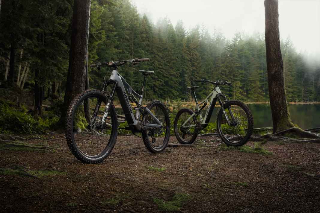 With the Amflow PR Carbon, Amflow is going on the offensive with a removable battery.