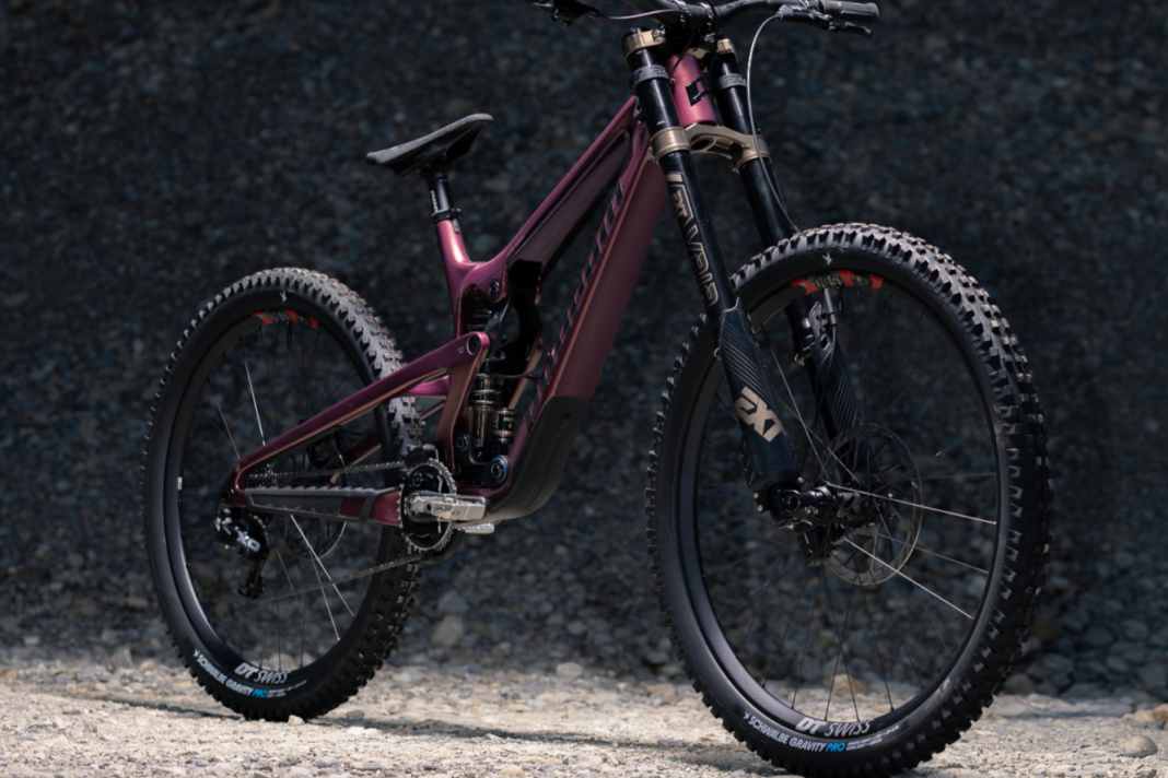 A fresh new edition: the Propain Rage 3 CF with a new look.