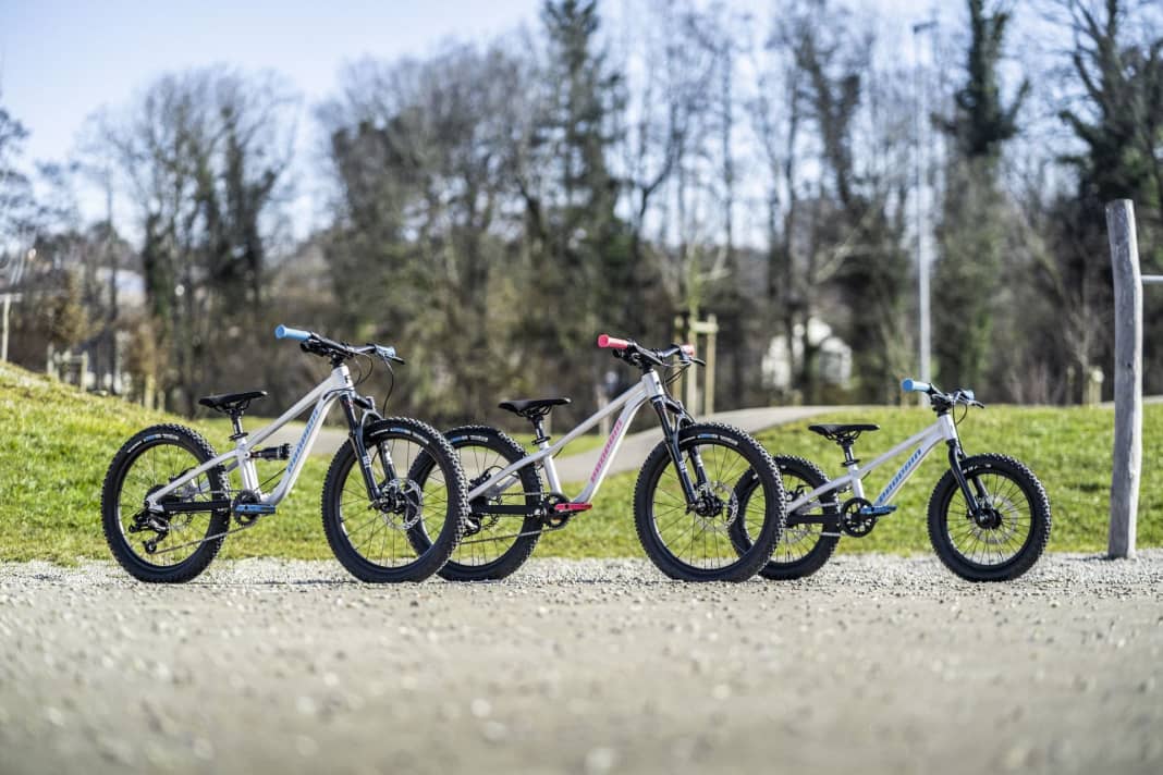 2023er-Kids-Bikes von Propain (v. l. n. r.): Propain Frechdax, Dreckspatz und das neue Barney.
