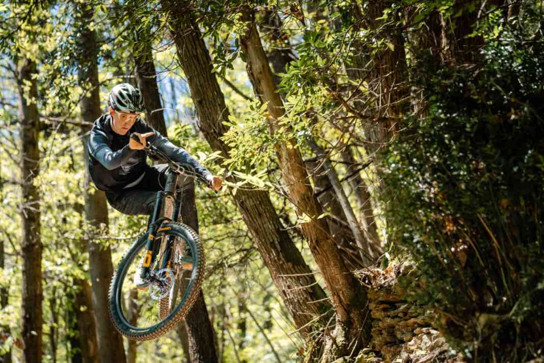 From now on, the Tyee will always come with a 170 mm fork, making it even more of an enduro bike than before.
