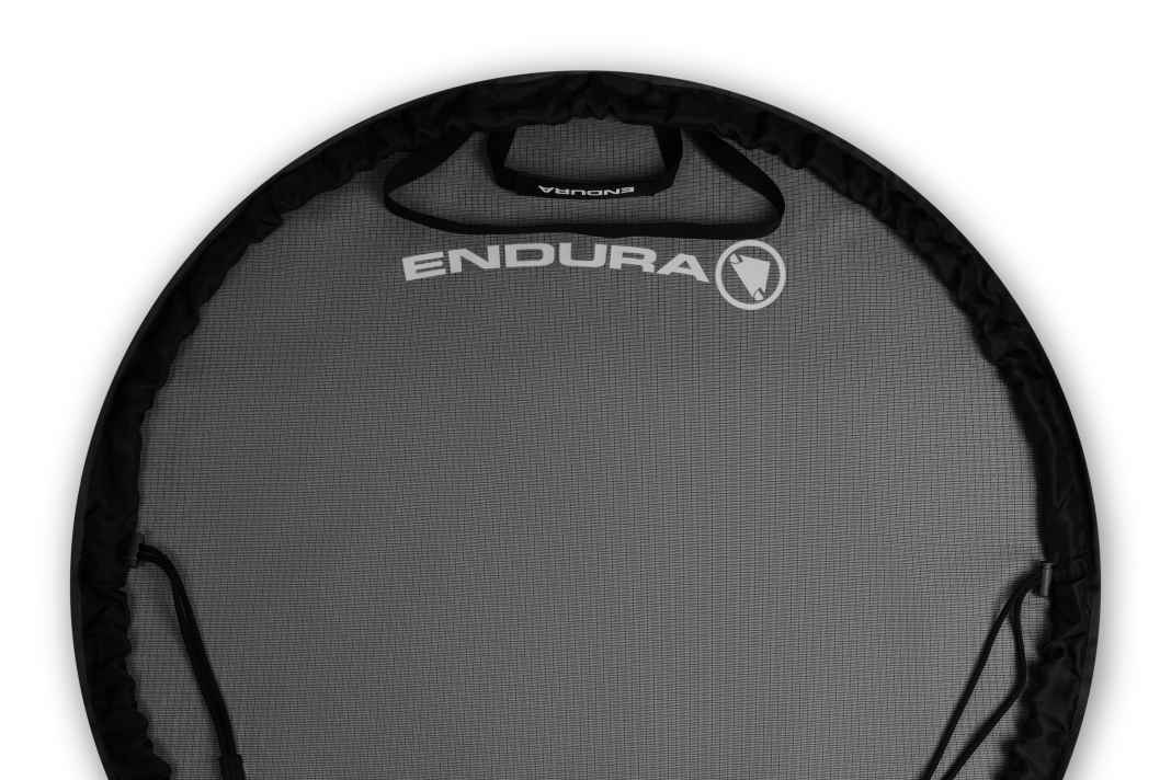 Endura has designed the practical Dirt Bag so that you don't have to stand in the mud when changing clothes