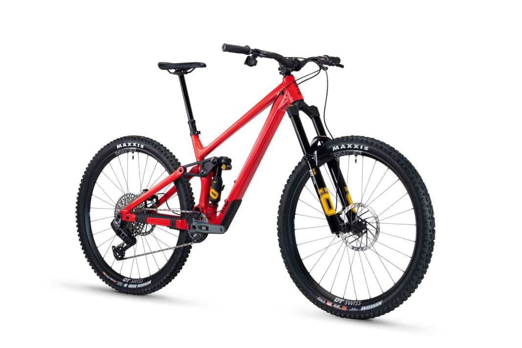 Neben den Standardfarben Raw und Schwarz gibt es zur Jubiläumsfeier eine limitierte Rot-Edition – Hommage an das erste Madonna von 2016.