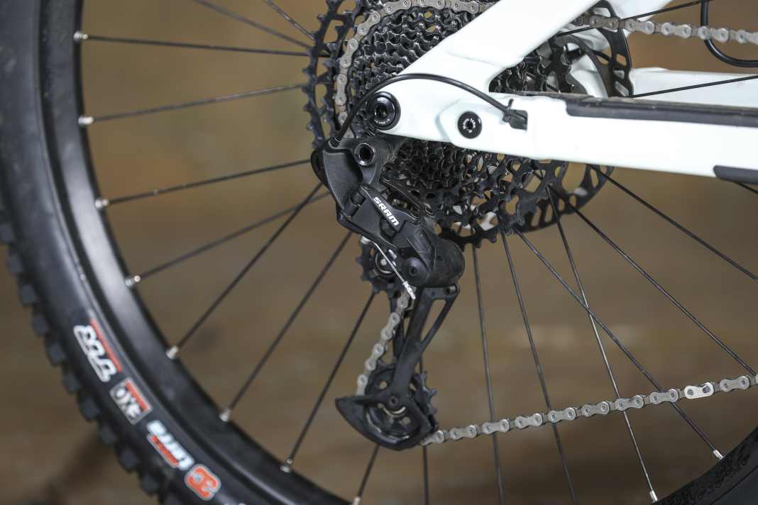 Sram's SX-Eagle sorts the twelve gears on the Radon Render AL.