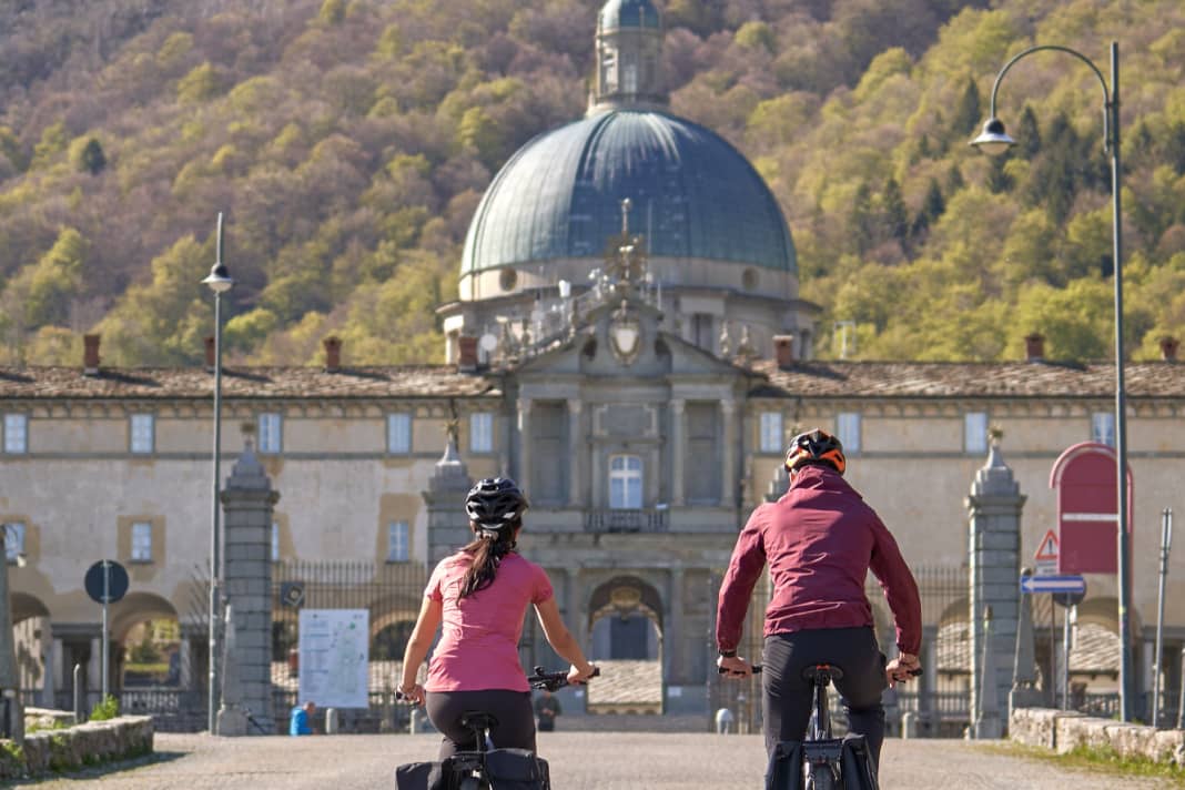 The sanctuary of Oropa lies at an altitude of 1,200 metres and is the largest and most important Marian sanctuary in the Alps.