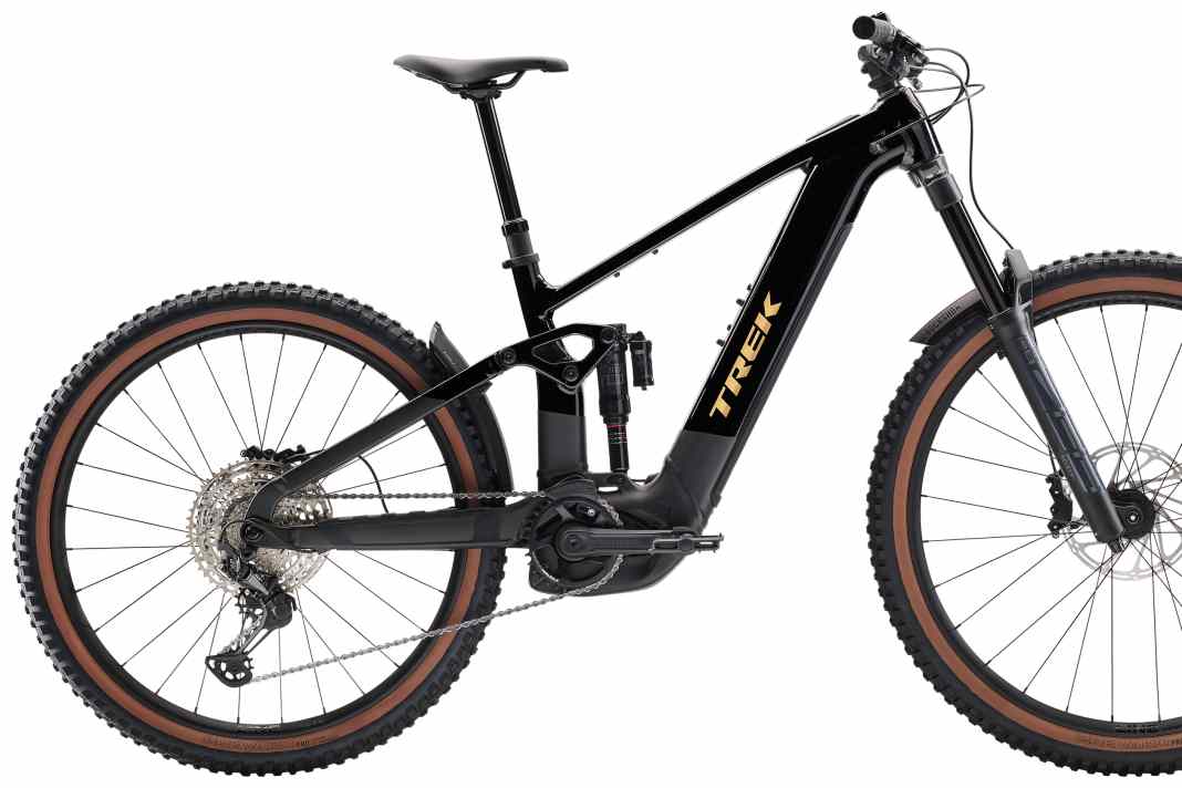 Rail+ 8: 6.499 Euro; Alu-Rahmen, Sram DB8-Bremsen, Shimano Deore/XT/SLX-Schaltung, RockShox ZEB Select; RockShox Super Deluxe Select+.