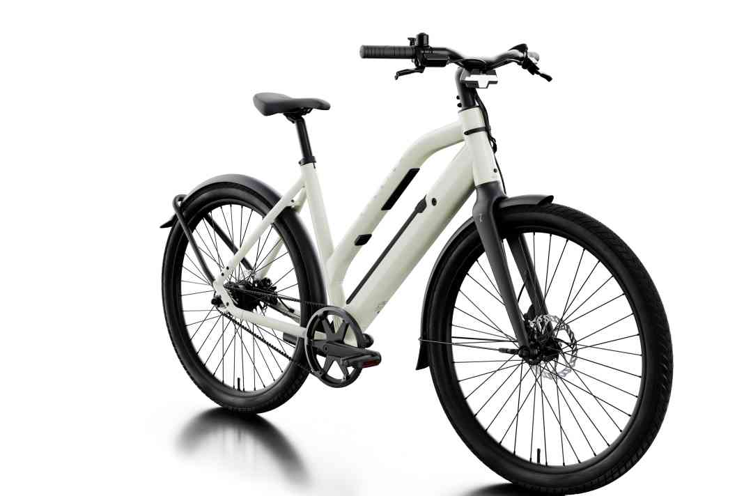 Raleigh is expanding its ONE range with the ONE ST (Step Through) low-step model.