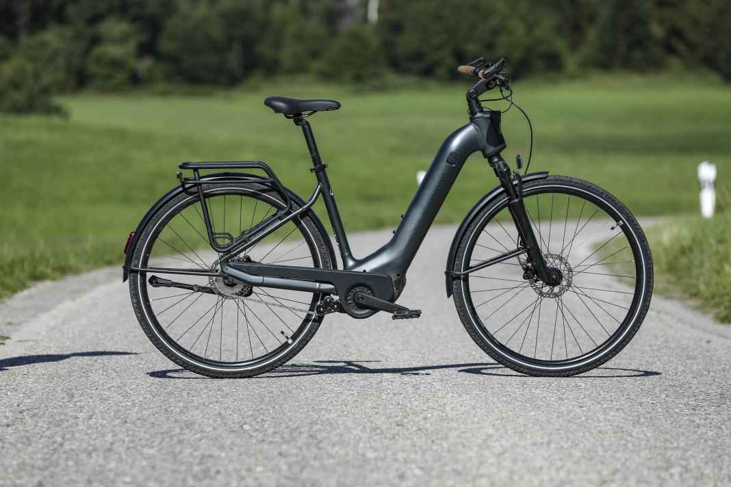 Rockrider E-ACTV 900 LF Automatik: E2-Drives Owuru // 694 Wh // 27,7 kg // 2699 Euro.