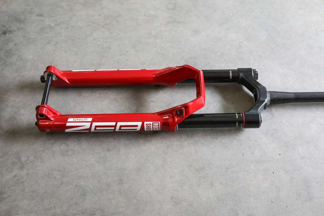 Die Rockshox ZEB Ultimate 2025 ist die einzige Gabel, die mit einer neuen Farbe ins nächste Modelljahr startet.