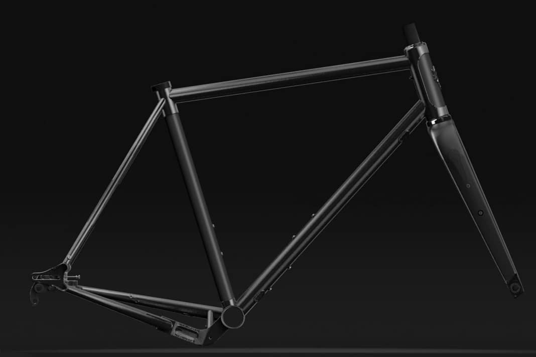 The majority of the Rodeo Flaanimal 5.0 is made of steel, but woven carbon is used for the seat tube and head tube.