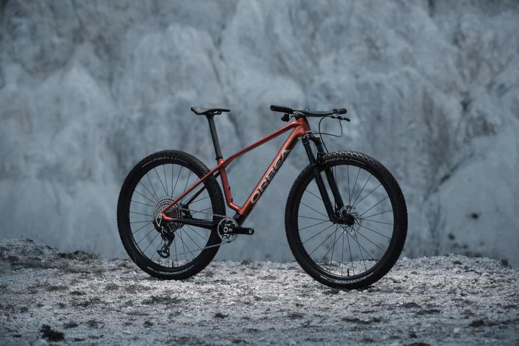Das neue Orbea Alma bleibt ein schnelles und leichtes Race-Hardtail.