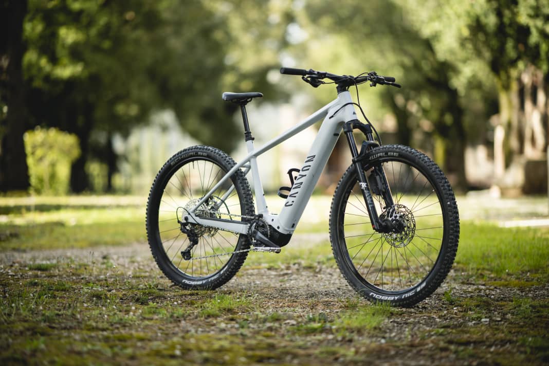 Canyon Grand Canyon:On 9 // Bosch Performance CX // 750 Wh // Bosch ABS // 29 Zoll // 120 mm // 4299 Euro