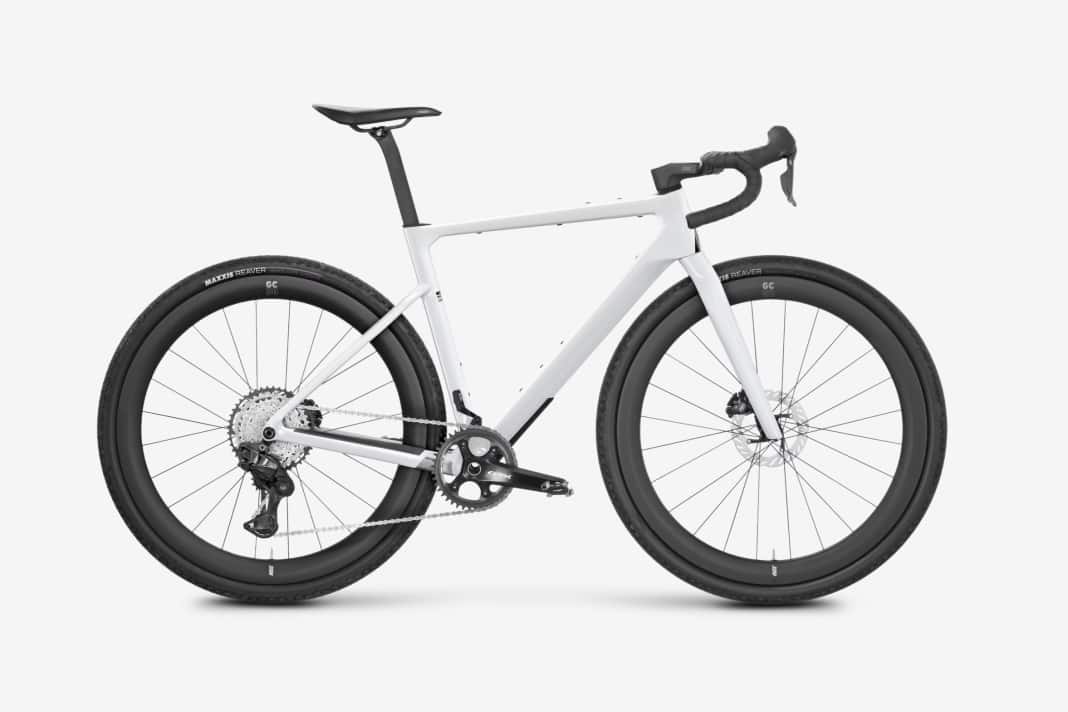 Le Rose Backroad FF GRX/XT Di2 n'a pratiquement rien à envier au Cube en matière d'équipement. Il est lui aussi équipé d'une transmission électronique et d'un ensemble complet en carbone. Prix : 4 300 euros.