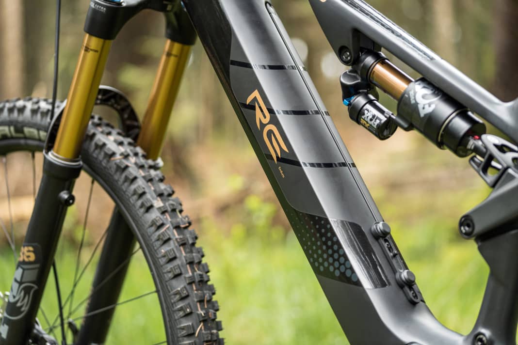 The lateral battery removal guarantees more frame rigidity.
