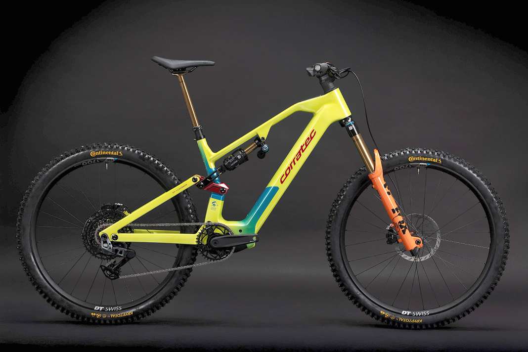The E-Power RS C Factory is the more expensive version, priced at 8,999 euros. The model features a Fox 36 Float Factory Grip X2 fork and a Fox Float Factory shock absorber.