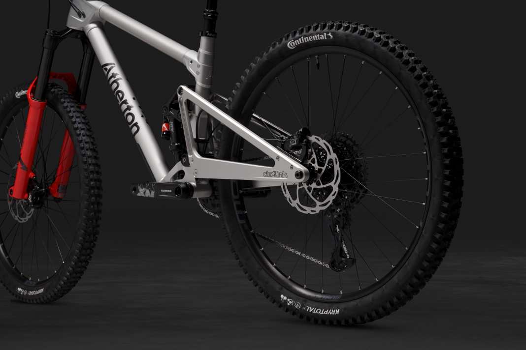 With the S.150, Atherton wants to enable the broad masses of bikers to experience the riding fun and technologies of their bikes. The easiest - or rather the cheapest - way to do this is with the S.150.3. The most affordable aluminium all-mountain comes with a Marzocchi Bomber air shock and Marzocchi Bomber Z1 suspension fork.  The Athertons rely on a mix of NX and GX components from Sram for the drivetrain. Price: 4480 euros.