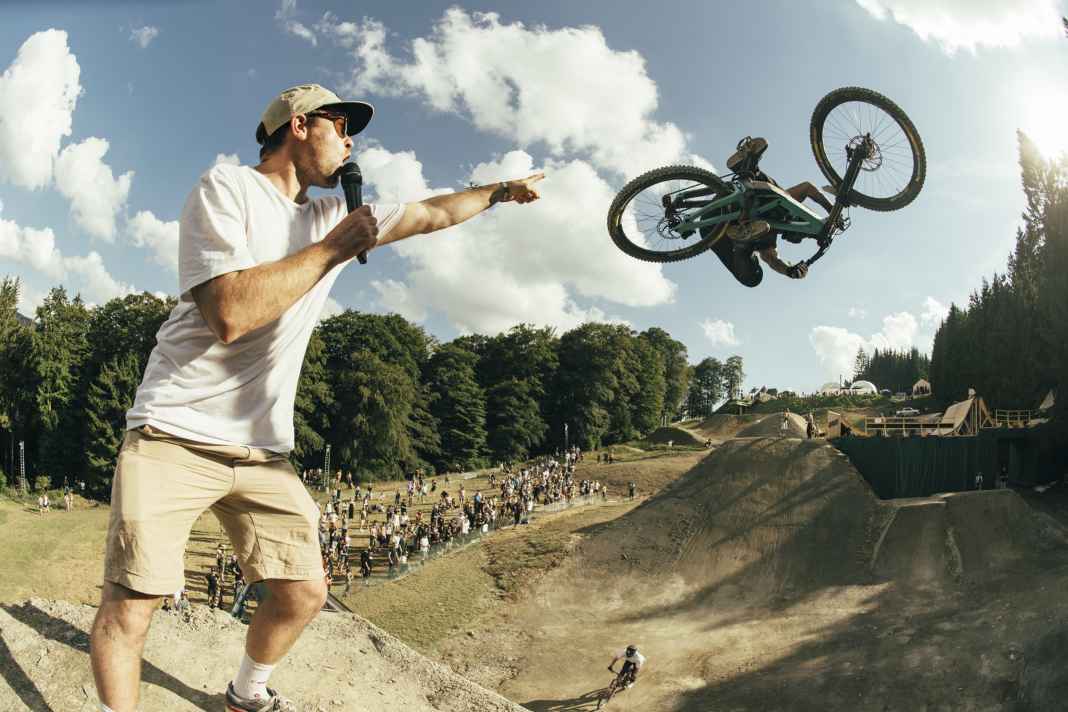 Zum Greifen nahe: das Swatch Nines findet am kommenden Wochenende zum ersten Mal in Sölden statt – sofern der Schnee nicht alles zudeckt. Hier noch Fotos vom letzten Jahr aus dem Bikepark Greenhill im Sauerland.