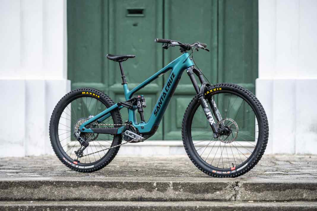 Santa Cruz Bullit GX AXS // Bosch CX // 600 Wh // 170 mm // 29/27.5 inches // 22.2 kg // 9799 euros