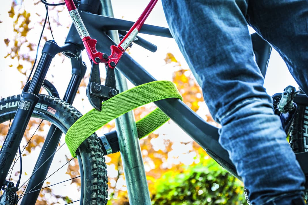 It's every bike owner's nightmare: where the bike was just standing there is now just a broken bike lock. The beloved two-wheeler has fallen victim to brazen thieves.